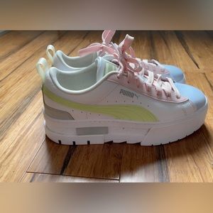 Woman’s puma shoes